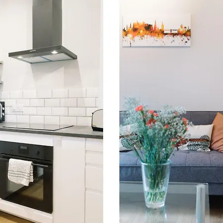 Beautiful Centre - Holyrood Park *