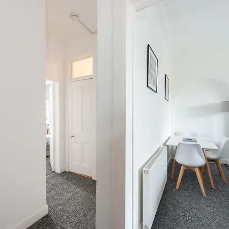 The Roseburn شقة *