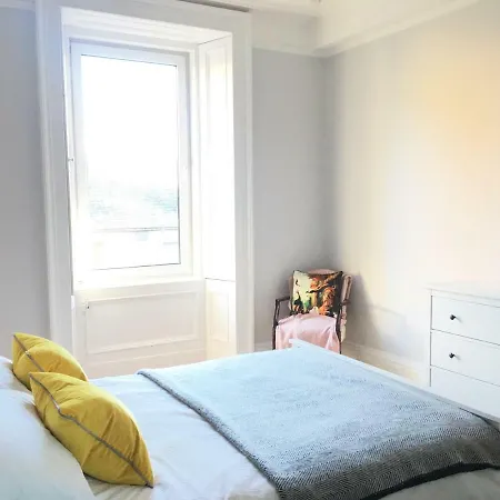 Historic 1890s Turned Relaxing Retreat Lejlighed Edinburgh