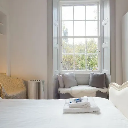 Henderson Row - Cosy New Town Apt 10 Minutes Walk From Princes St *