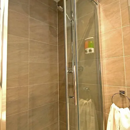 Pitt Street Beautiful Spacious Free Parking And Free Sanitizer Appartement Edinburgh