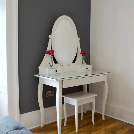 Modern Stockbridge 1 Bedroom Flat *