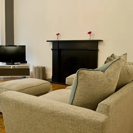 Modern Stockbridge 1 Bedroom Flat Edinburg