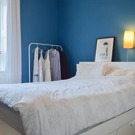 Apartment 2 Bedroom Flat With Castle View Edinburgh