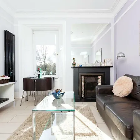 Near Centre Luxury Lejlighed