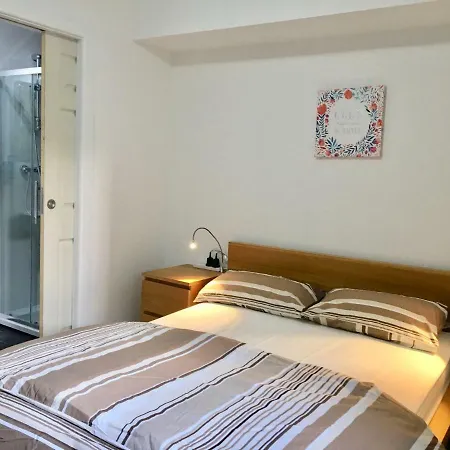 15 Braehead Avenue, Flat 2 Homestay