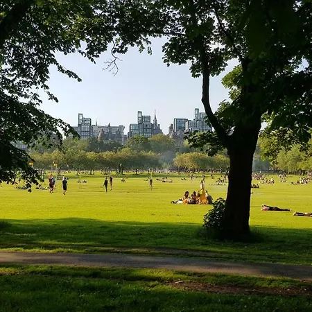 City Centre Tollcross شقة