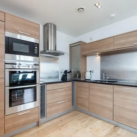 Stylish Penthouse אדינבורו