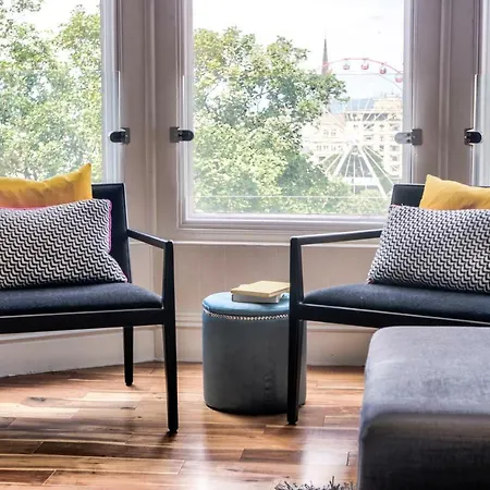 Apartment Modern Flat With Fantastic Views By The Royal Mile *