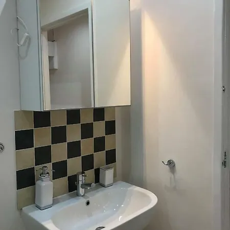 In With Great View On Castle Apartment Edinburgh