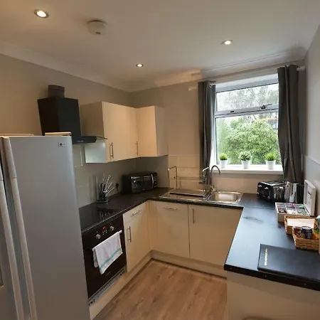 Villa Sighthill 3 Bedrooms With Private Garden *