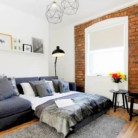 Stylish Flat In 1860's Listed Building エディンバラ