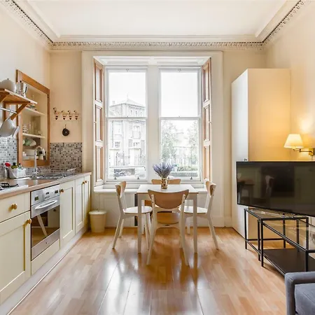 Apartment Spacious & Unique 1 Bed With Wifi