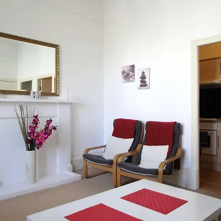 Grindlay Street Residence, 2 Bedroom, 2 Bathroom Close To Castle *