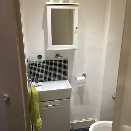 Convenient With Free Parking * Edinburgh