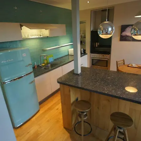 Spacious 2 Bed Next To Royal Mile & Waverley * Edinburgh