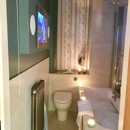 The Jeffrey Street Retreat *