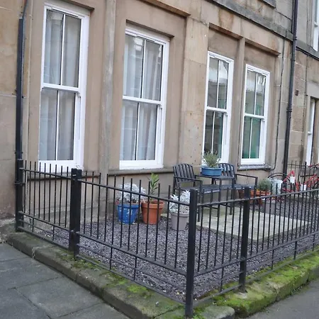 Lochlann's Hame Apartment