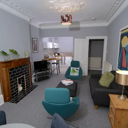 43 Flat 9 Montgomery Street * Edimburgo