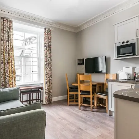 Comfortable City Centre Living, Nearby Eicc דירה *