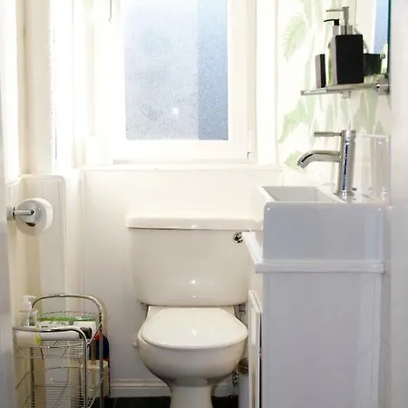 Warm Bright Flat, Perfect For Exploring Apartament