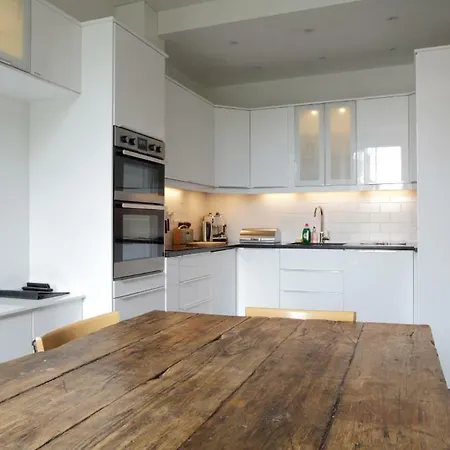 Comiston Road - Welcoming 2 Bedroom Apartment-close To City Centre Apartment *