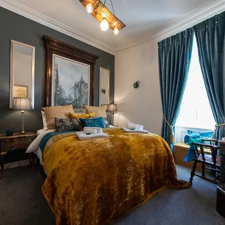 The Jeffrey Street Retreat *