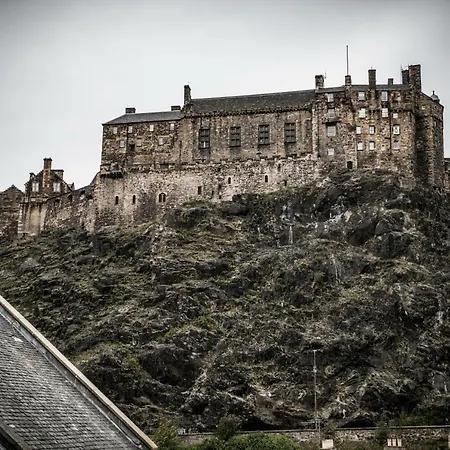 In With Great View On Castle Apartment *