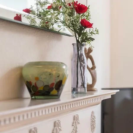 2-bedroom Old Town On Royal Mile * אדינבורו