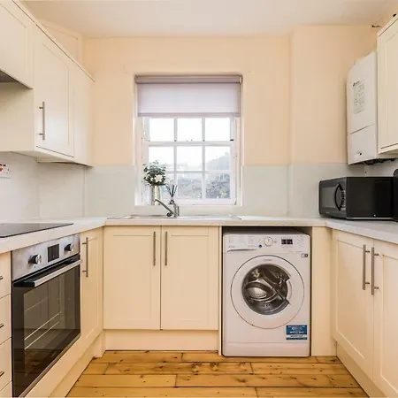 2-bedroom Old Town On Royal Mile * אדינבורו