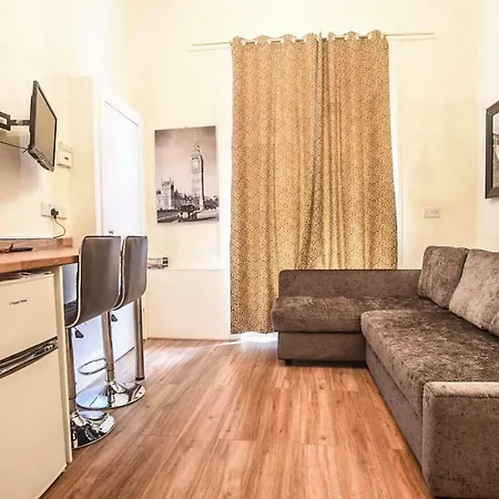 Ground Floor Centre Flat Close To Princess Street Apartment Edinburgh