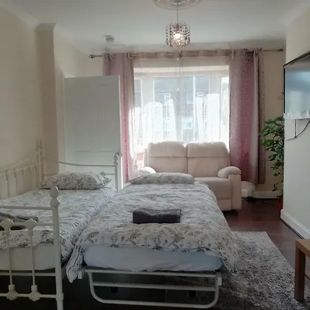 Сasa de vacaciones Sunny Pirniefield Grove *