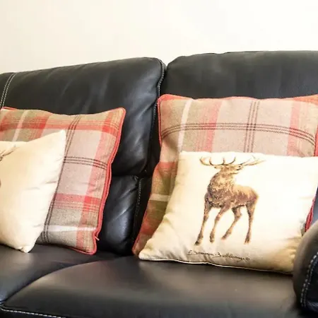 Charming 1 Bed With Castle View Edinburgh