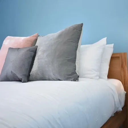 Modern And Bright Nearby City Centre! Apartment *
