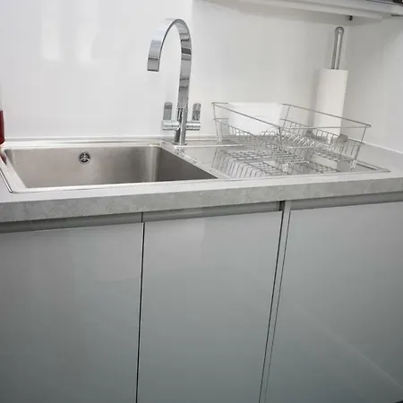 Modern And Bright Nearby City Centre! Edinburgh