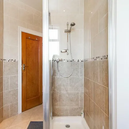 Alojamento de Acomodação e Pequeno-almoço Wee White House