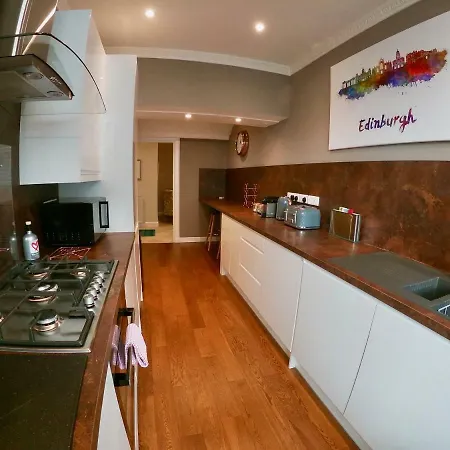 Escape To @ Abercromby Place