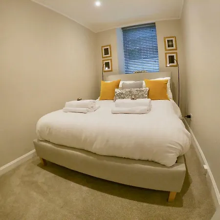 Escape To @ Abercromby Place