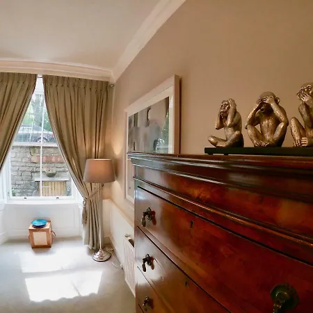 Apartment Escape To @ Abercromby Place