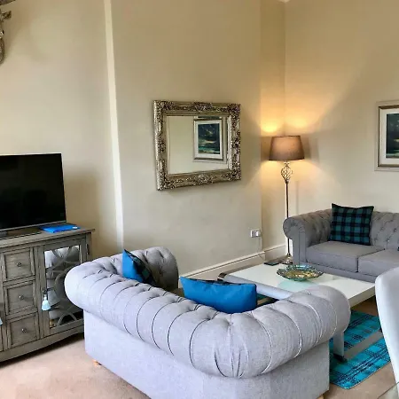 Escape To @ Broughton Place *