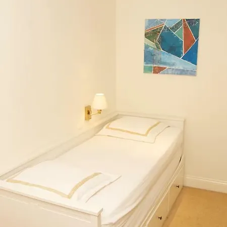 Luxurious Near City Centre * Edinburgh