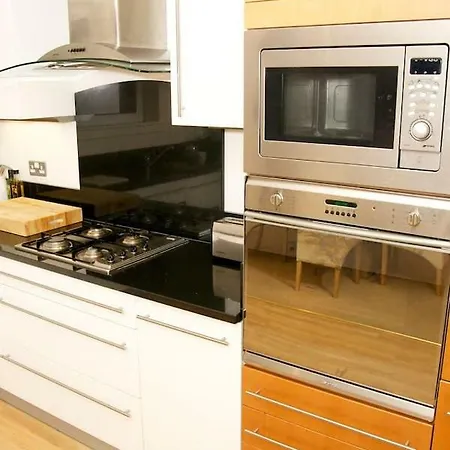 Luxurious Near City Centre
