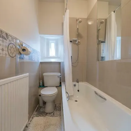 아파트 The West End *