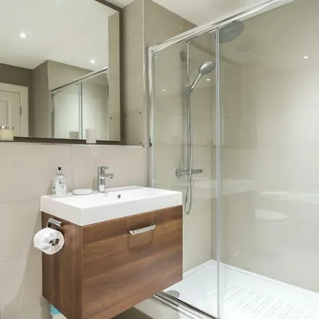 Contemporary 2 Bed In The City Centre * אדינבורו