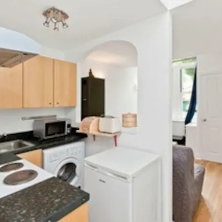 Cosy Morningside Flat - 20 Minutes To Centre *