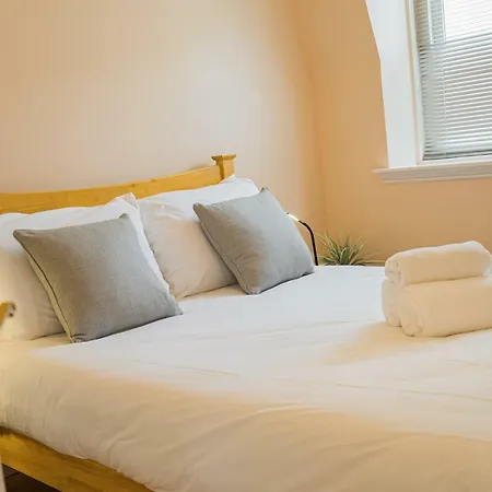 2 Bedroom Central With Stunning Castle View Appartement *