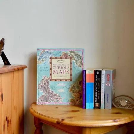 Charismatic 3 Bedroom Flat With Harry Potter Themes Appartement