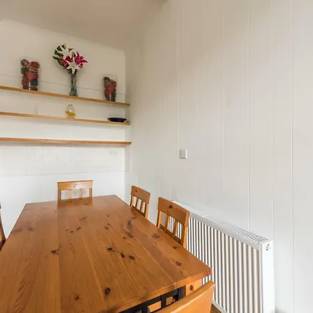 3 Bed Overlooking Meadows Park Apartament