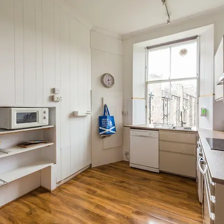 Apartament 3 Bed Overlooking Meadows Park