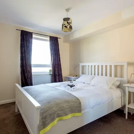 Hawkhill 8 - Modern With Secure Parking Edimburgo